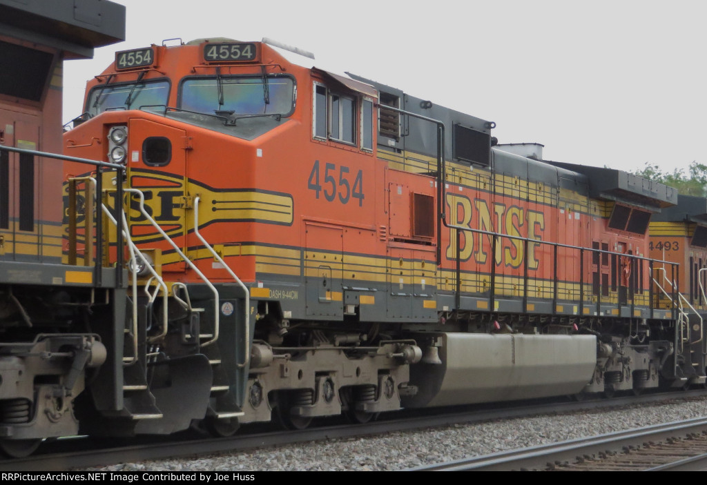 BNSF 4554